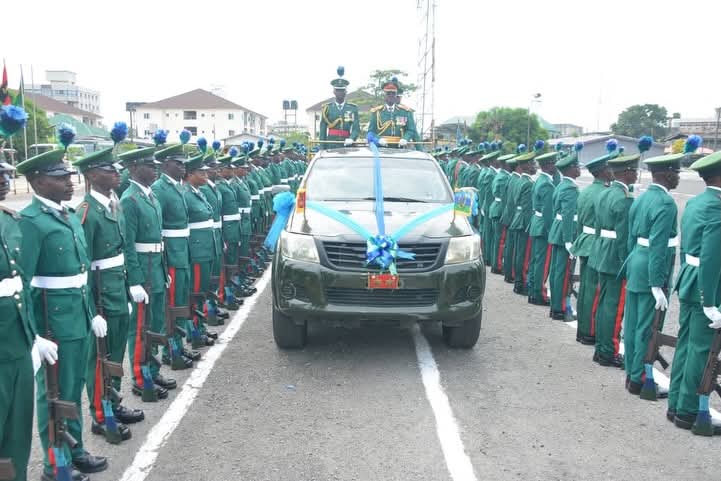 Nigerian Army Signals Pulls Out Retired Senior Officers in Grand Ceremony